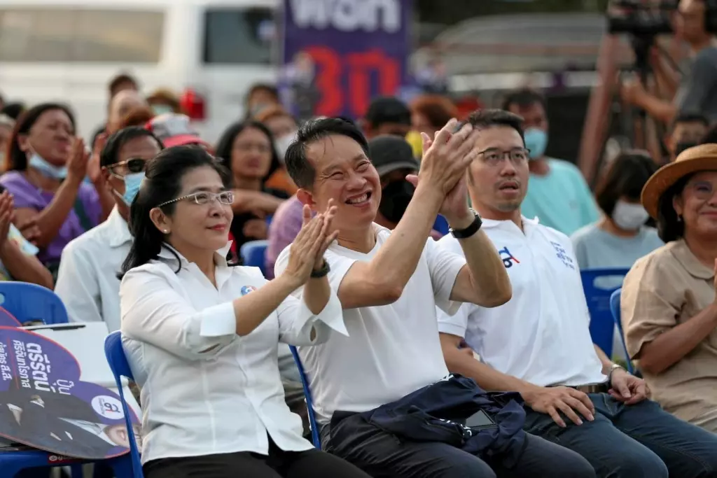 ปลดหนี้ สร้างรายได้ขับเคลื่อนประชานิยม มุมคิดไทยสร้างไทย