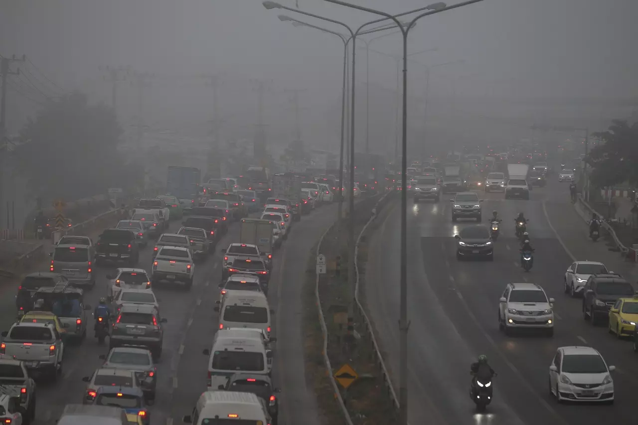 ฝาชีครอบต่ำ รมควันฝุ่น PM 2.5 ผลาญต้นทุนชีวิต 1.37 ล้านล้านบาท/ปี