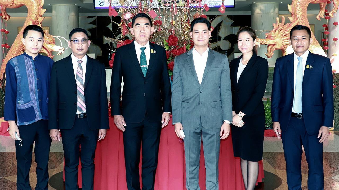 อยู่ร่วมกันได้ พล.อ.สุพจน์ มาลานิยม เลขาธิการ สมช. เป็นประธานเปิดการชี้แจงแผนปฏิบัติการด้านการอยู่ร่วมกันภายใต้สังคมพหุวัฒนธรรมในประเทศไทย โดยมี ภพหล้า ปิยะปานันท์, วสันต์ ชมภูศรี และ ธิติพงศ์ หนูขำ มาร่วมงานด้วย ที่โรงแรมมิราเคิล แกรนด์ วันก่อน.