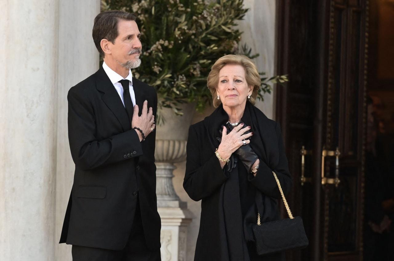 อดีตมกุฎราชกุมาร พาฟลอส และอดีตสมเด็จพระราชินีแอนน์ มารี แห่งกรีซ