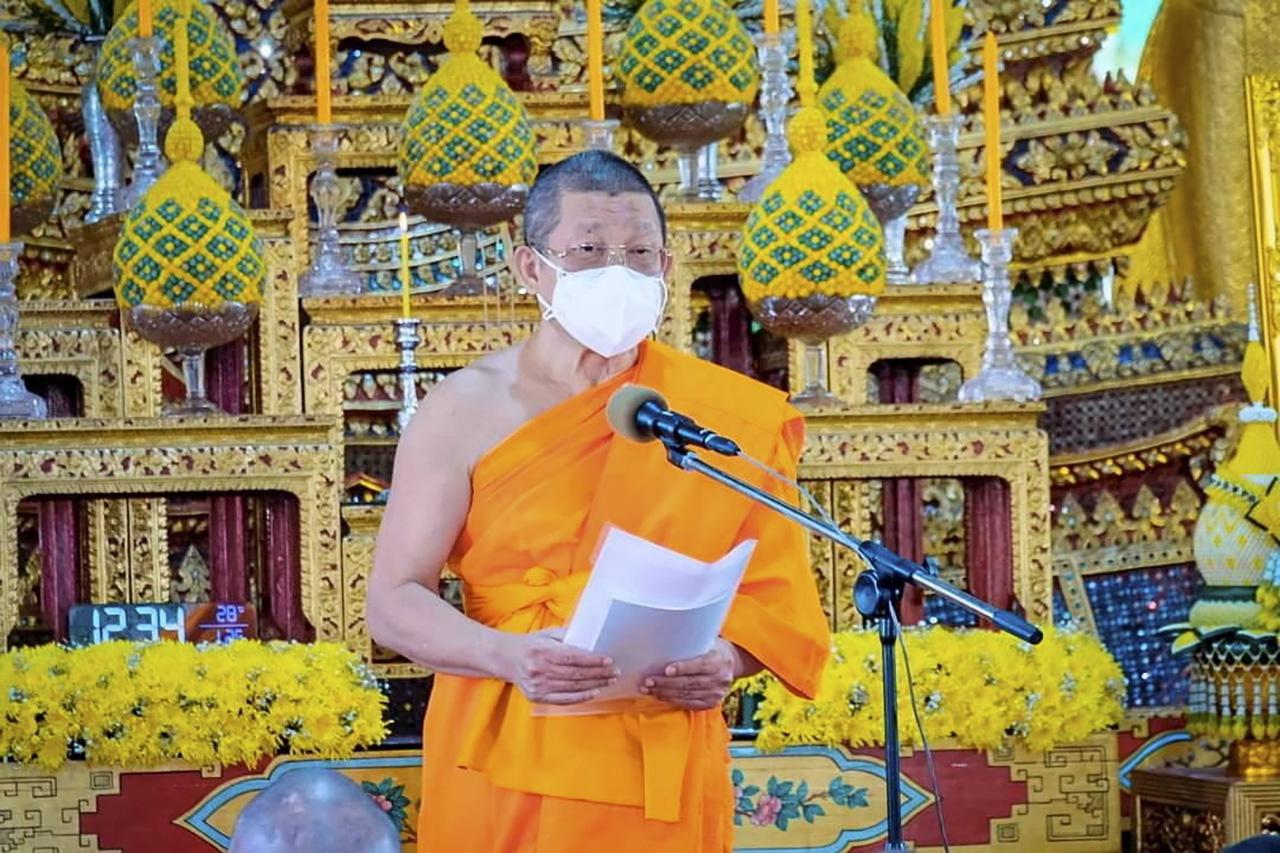 พระพรหมโมลี เจ้าอาวาสวัดปากน้ำภาษีเจริญ เจ้าคณะภาค 5 รก.เจ้าคณะใหญ่หนเหนือ กก.มหาเถรสมาคม ในฐานะ “แม่กองบาลีสนามหลวง” มาให้โอวาทก่อนสอบ.