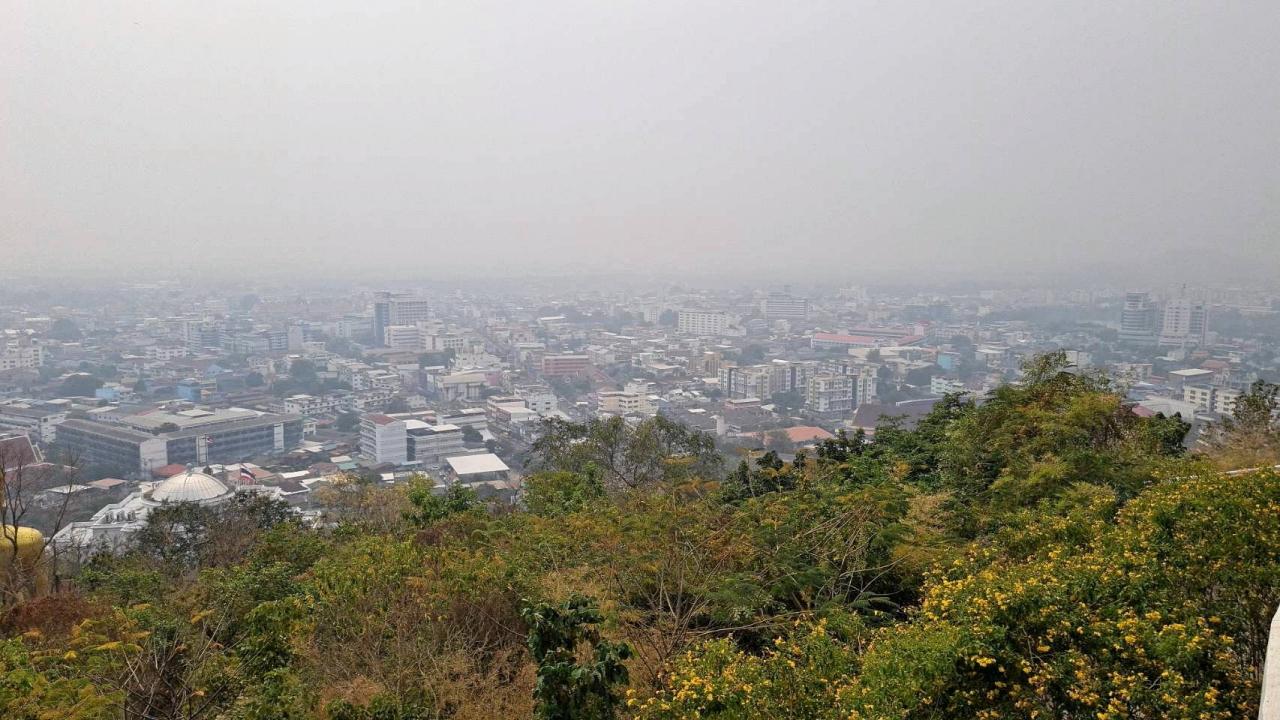 ภาพฝุ่นที่อำเภอเมือง จังหวัดนครสวรรค์ เมื่อวันที่ 3 ก.พ. 2566