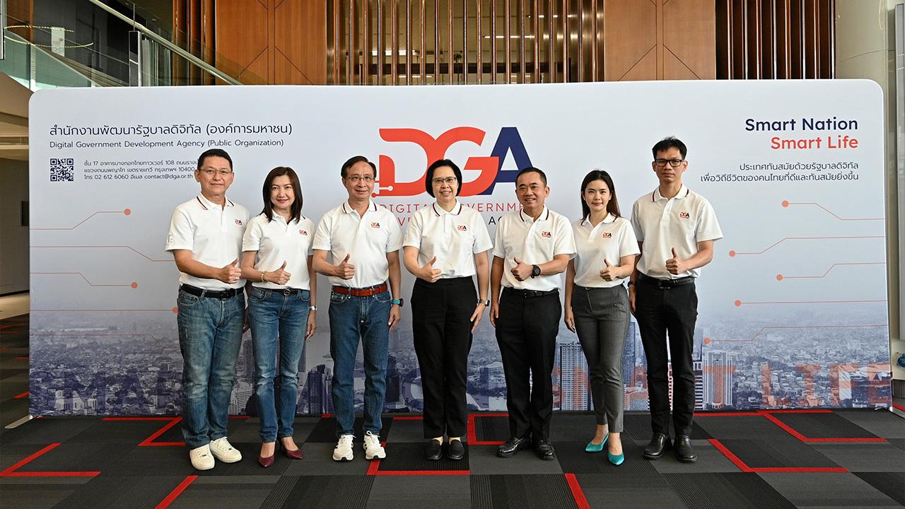 โปรดทราบ ดร.สุพจน์ เธียรวุฒิ จัดงาน “Connect to be Better” ประกาศวิสัยทัศน์เดินหน้าทรานส์ฟอร์มภาครัฐสู่การเป็นรัฐบาลดิจิทัล สร้าง Smart Nation Smart Life โดยมี ศ.วิศิษฏ์ วิศิษฏ์สรอรรถ และ อ้อนฟ้า เวชชาชีวะ มาร่วมงานด้วย ที่อาคาร CW Tower รัชดา วันก่อน.