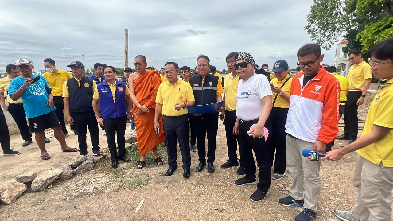 เขื่อนหน้าวัดเชิงเลนถล่มลงเจ้าพระยา คาดน้ำวนกัดเซาะ และรับน้ำหนักไม่ไหว