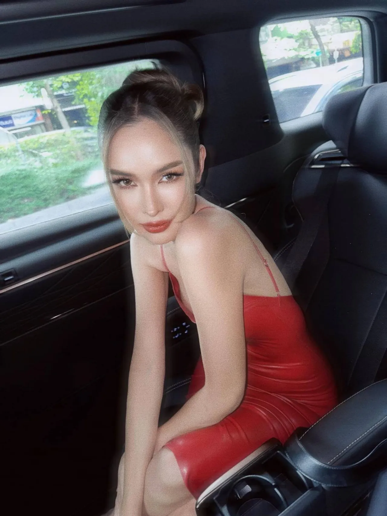 ดีกรีไม่ธรรมดา เปิดวาร์ป หยกทอง อินฟลูเอนเซอร์ชื่อดัง สวย โสด แซ่บ ขายของวันเดียว 4 ล้าน