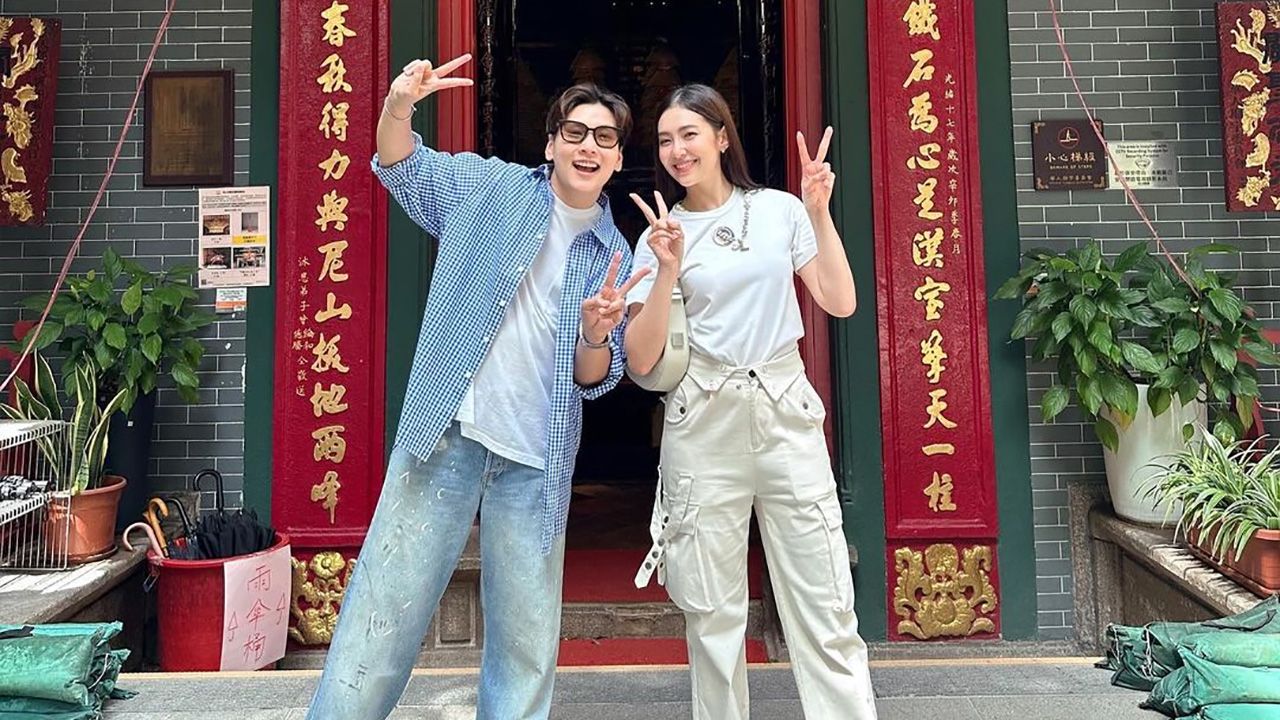 เพิ่งกลับจากนิวยอร์ก ล่าสุดนี่บินไปวัดไหว้พระที่ฮ่องกงอีกแล้ว โดย เบลล่า ราณี โพสต์ภาพพร้อมแคปชันว่า “ฮ่องกงจ๋าพี่มา (อีก) แล้ว #HK กลับมาเท่ากับสำเร็จ”...อะไรสำเร็จจ๊ะ งาน หรือ ฟามร้าก?