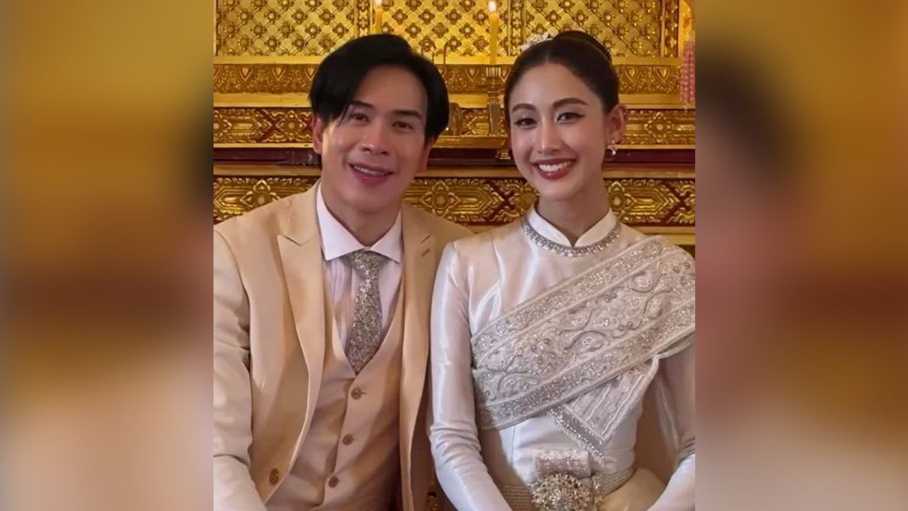 ขอเริ่มด้วยเรื่องมงคลของ บอล-อัศนัย หลังจากคุกเข่าขอแต่งงาน ลูกเกด-ดรัล เมื่อวันวาเลนไทน์ที่ผ่านมา ซึ่งล่าสุดก็ได้ควงคู่เข้าพิธีวิวาห์กันไปเรียบร้อย โดยคนบันเทิงก็แสดงความยินดีกันมากมาย.