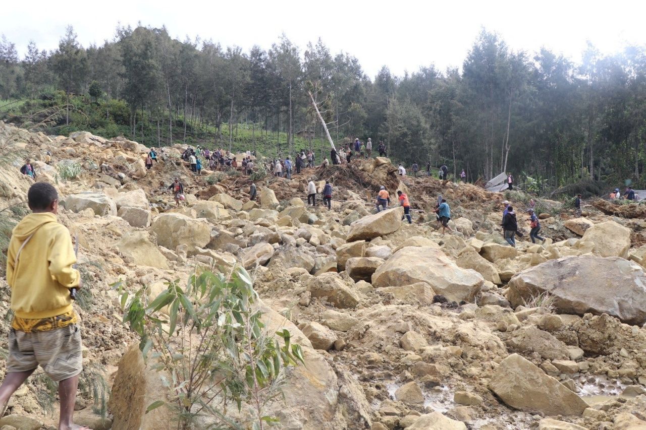 A landslide in Papua New Guinea is so tragic that more than 2,000 people are feared to have been buried alive.