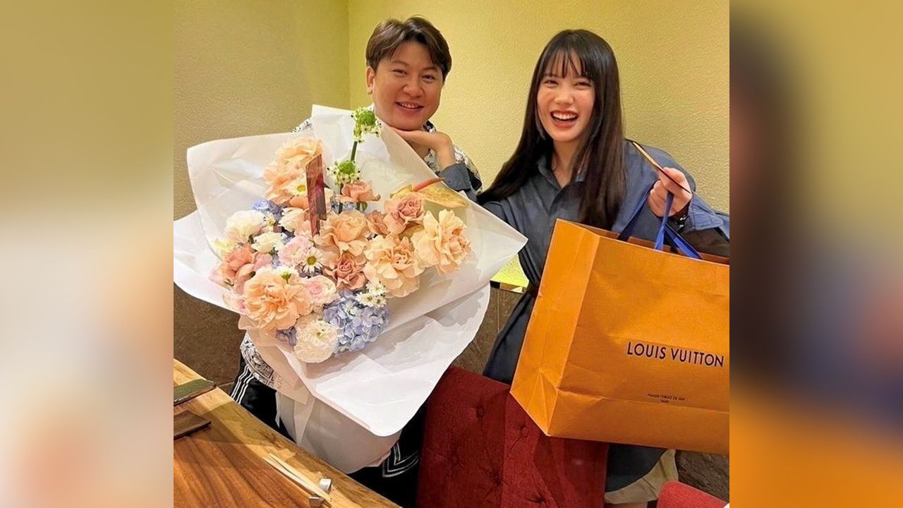 ร่ายยาวครบรอบ 912 days คบ มินนี่-ภัณฑิรา ไฮโซกี้-สราวุธ ไม่เชื่อเรื่องคนจะอินเลิฟได้ไม่เกิน 2 ปี เพราะเกินแล้วยังเห็นอะไรเป็นสีชมพูอยู่เลย แถมเฮียเป็นผู้ชายที่โชคดีที่สุดในโลก หูยยย...เฮียหวานมั่ก!