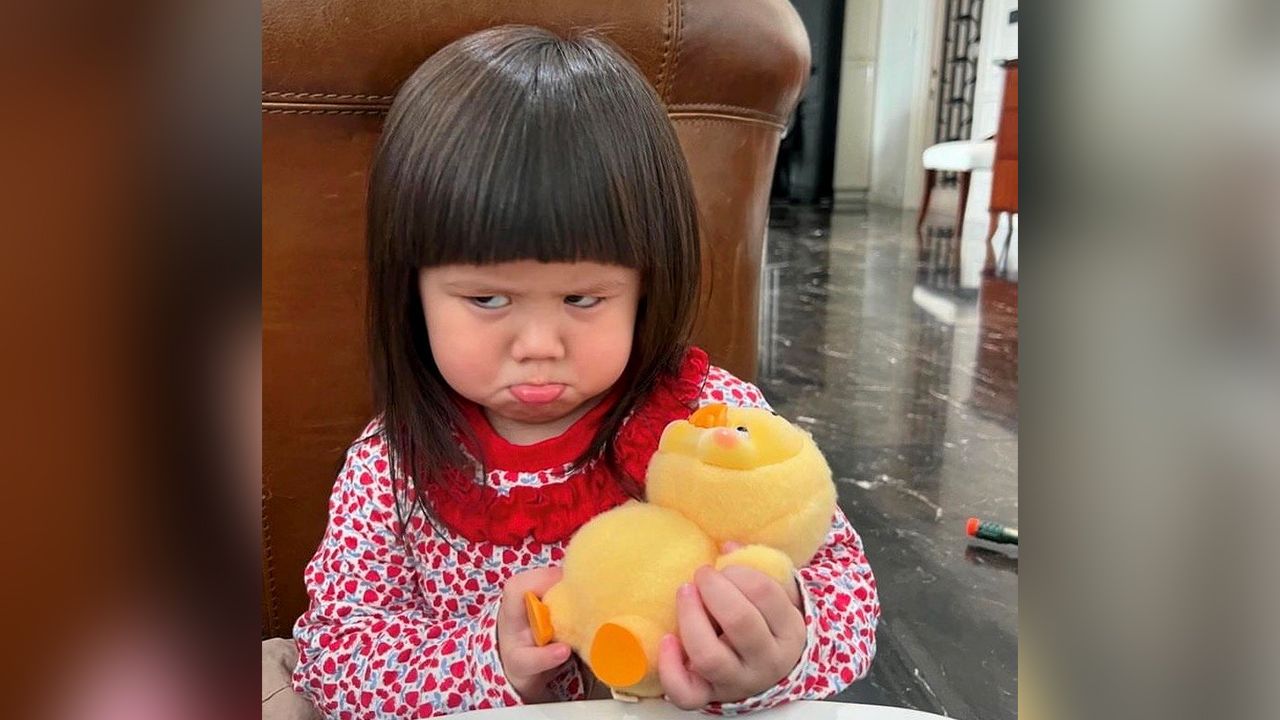 ได้มีมใหม่มหาชน เจ๊เกล น้องแอบิเกล โคฟเป็นอาร์ตทอย Upset Duck น้องเป็ดหงุดหงิดน่ารักสุดๆ อินเนอร์ดีจัดทำถึง!! จน แม่ชมพู่-อารยา ยอมล้าววว!