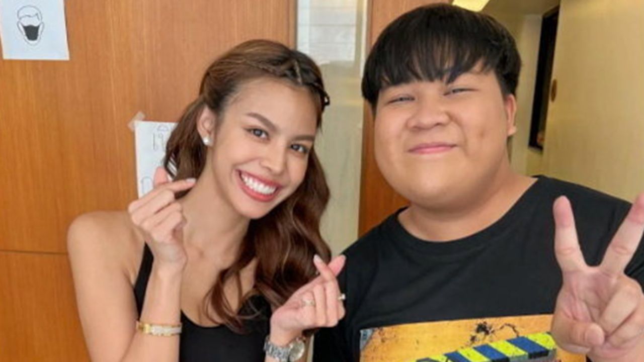 เปิดตัวคบหากันเป็นทางการเมื่อเดือนธันวา ผ่านมาไม่ถึงครึ่งปี อาไท กลมกิ๊ก กับ น้ำเพชร-อิสรีย์ ส่อเค้าจะมีปัญหา เพราะว่าเห็นลบรูปคู่ และอันฟอลโล่กันเรียบร้อย!