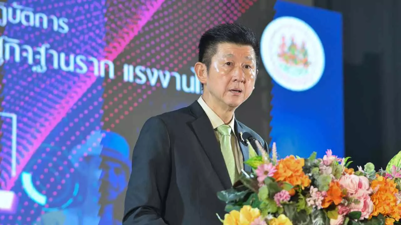 ปลัดแรงงาน เปิดโครงการอบรม “สร้างอาชีพ กระตุ้นเศรษฐกิจฐานราก แรงงานไทย”