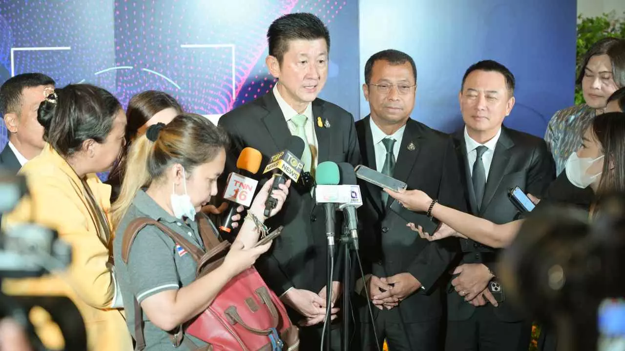 ปลัดแรงงาน เปิดโครงการอบรม “สร้างอาชีพ กระตุ้นเศรษฐกิจฐานราก แรงงานไทย”