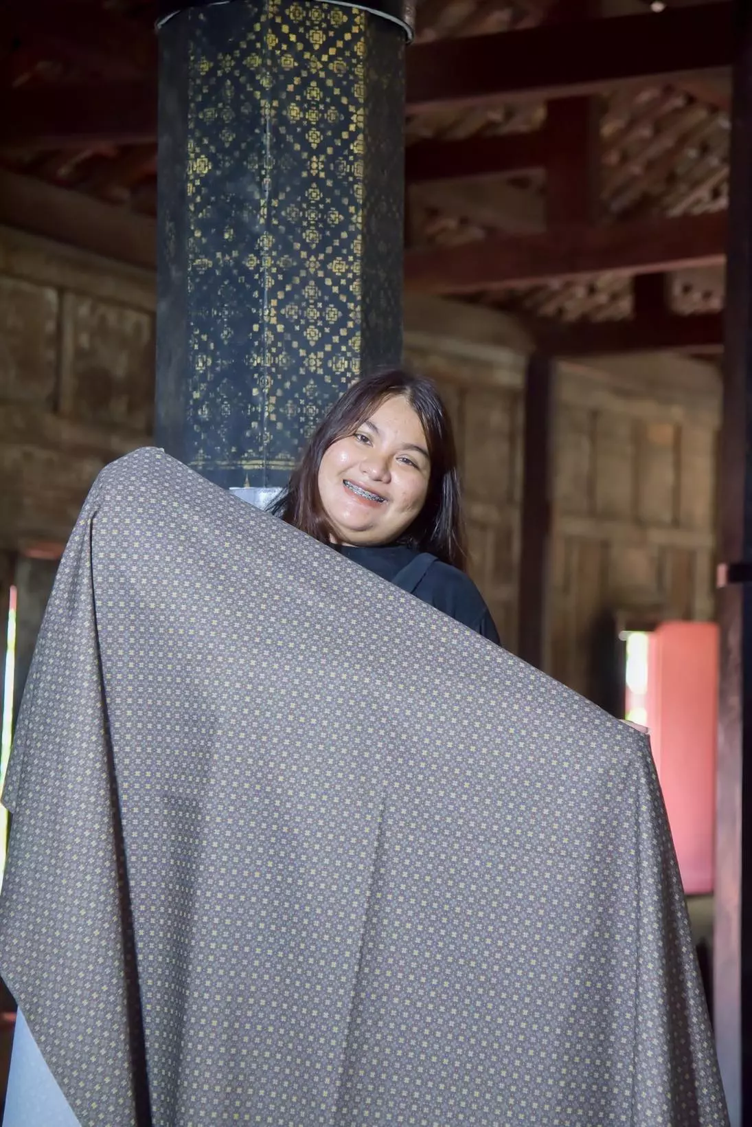 ฟื้นคืนชีพลายโบราณ อายุกว่า 300 ปี “ช่างสกุลเมืองเพชร” ดีไซน์ให้เข้าถึงทุกเจเนอเรชัน
