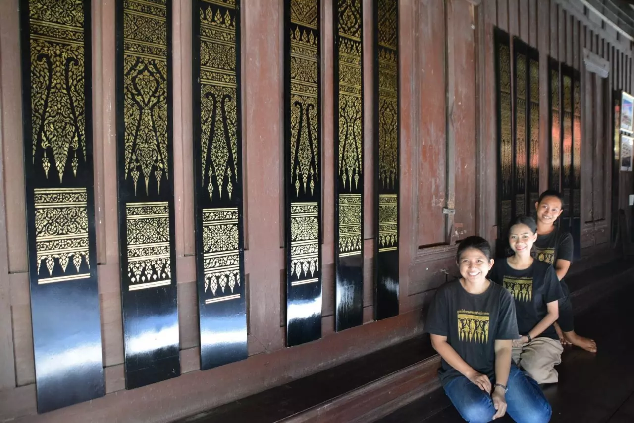 ฟื้นคืนชีพลายโบราณ อายุกว่า 300 ปี “ช่างสกุลเมืองเพชร” ดีไซน์ให้เข้าถึงทุกเจเนอเรชัน