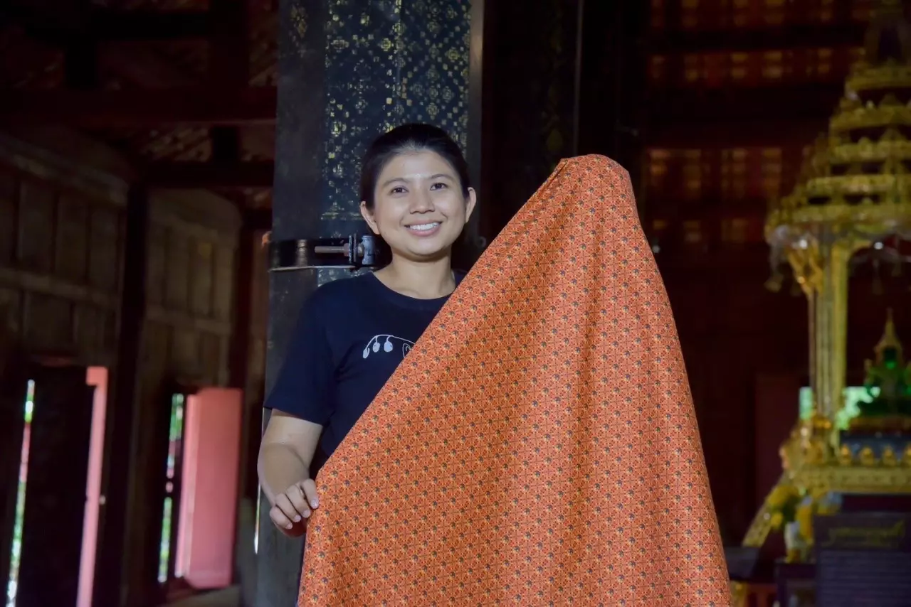ฟื้นคืนชีพลายโบราณ อายุกว่า 300 ปี “ช่างสกุลเมืองเพชร” ดีไซน์ให้เข้าถึงทุกเจเนอเรชัน