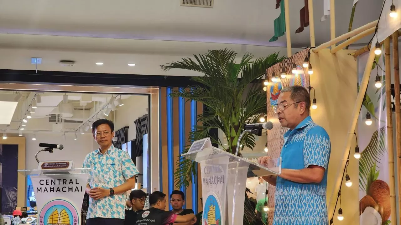 สมุทรสาคร พามะพร้าวน้ำหอมบ้านแพ้ว GI ขึ้นห้าง โปรโมตเพิ่มช่องทางขายให้ชาวสวน