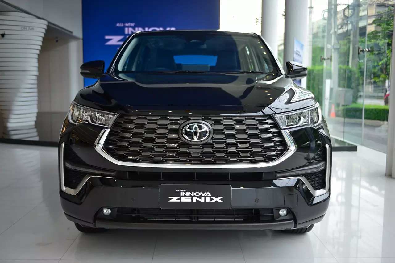 นุ่มนวลชวนหลับ! สัมผัสแรกแปลกใจ TOYOTA INNOVA ZENIX 2.0HEV PREMIUM