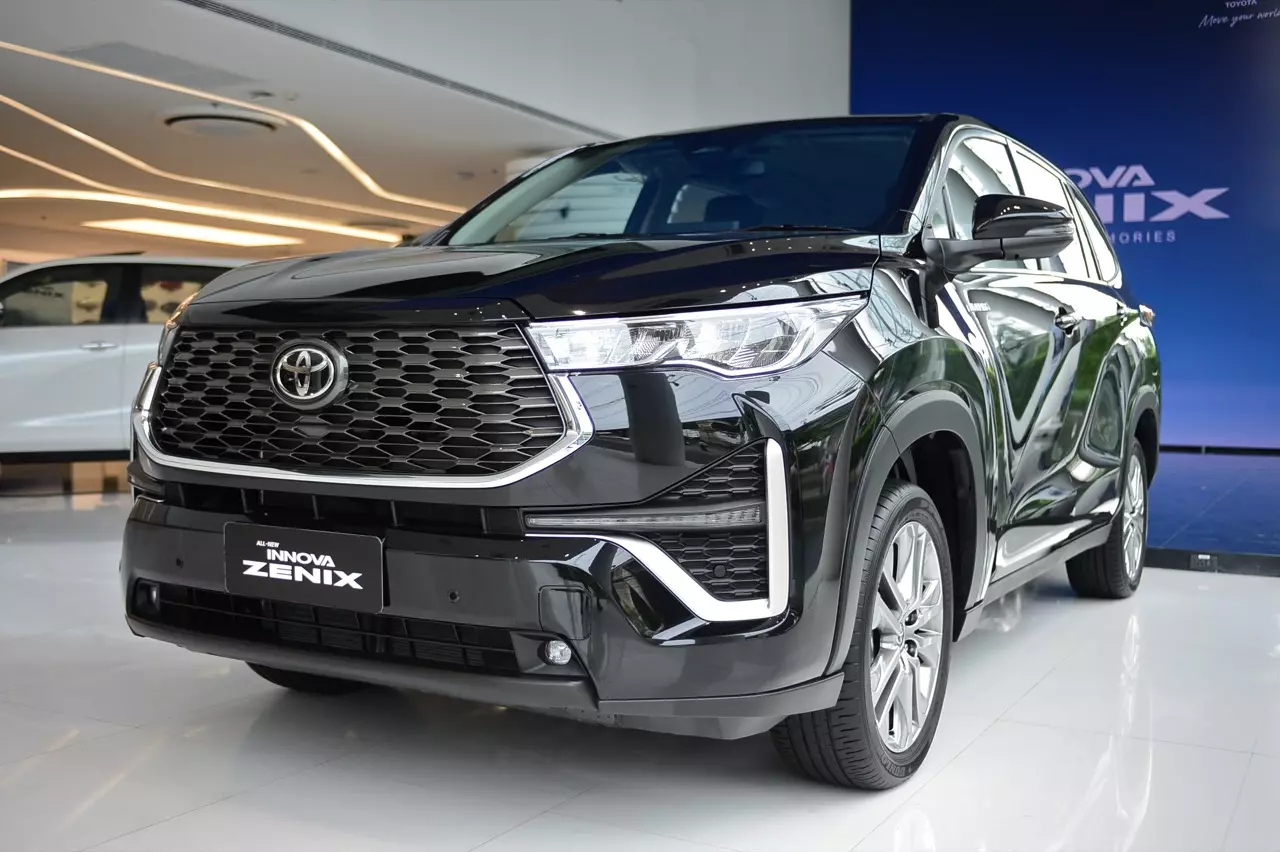 นุ่มนวลชวนหลับ! สัมผัสแรกแปลกใจ TOYOTA INNOVA ZENIX 2.0HEV PREMIUM