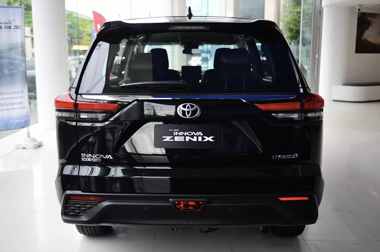 นุ่มนวลชวนหลับ! สัมผัสแรกแปลกใจ TOYOTA INNOVA ZENIX 2.0HEV PREMIUM