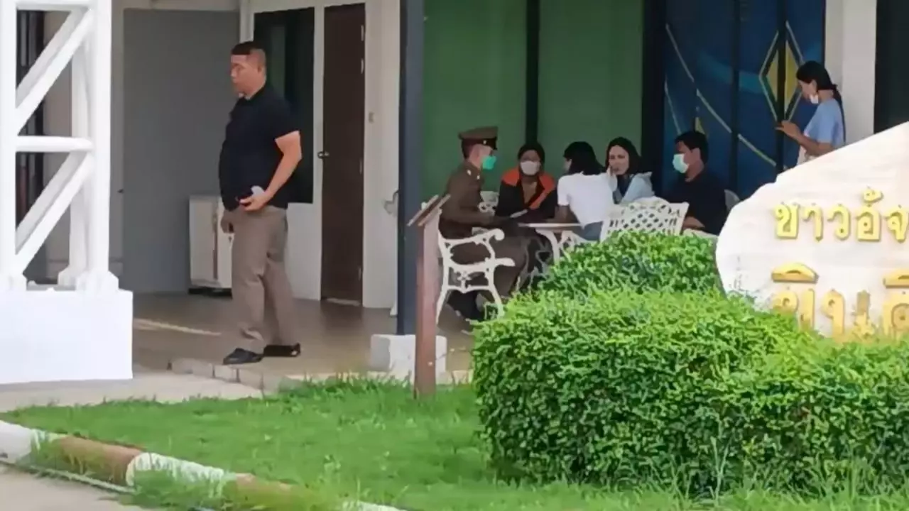 นักเรียนชาย ม. 6 โรงเรียนดังนครสวรรค์ ทำร้ายสาว ม.4 โชคดีช่วยทันปลอดภัย