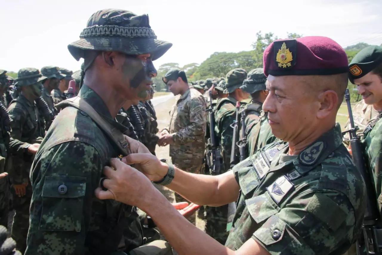 พิธีประดับเครื่องหมาย "นักรบพิเศษ" แก่ 217 ผู้ผ่านหลักสูตรชั้นต้น เฟส 3