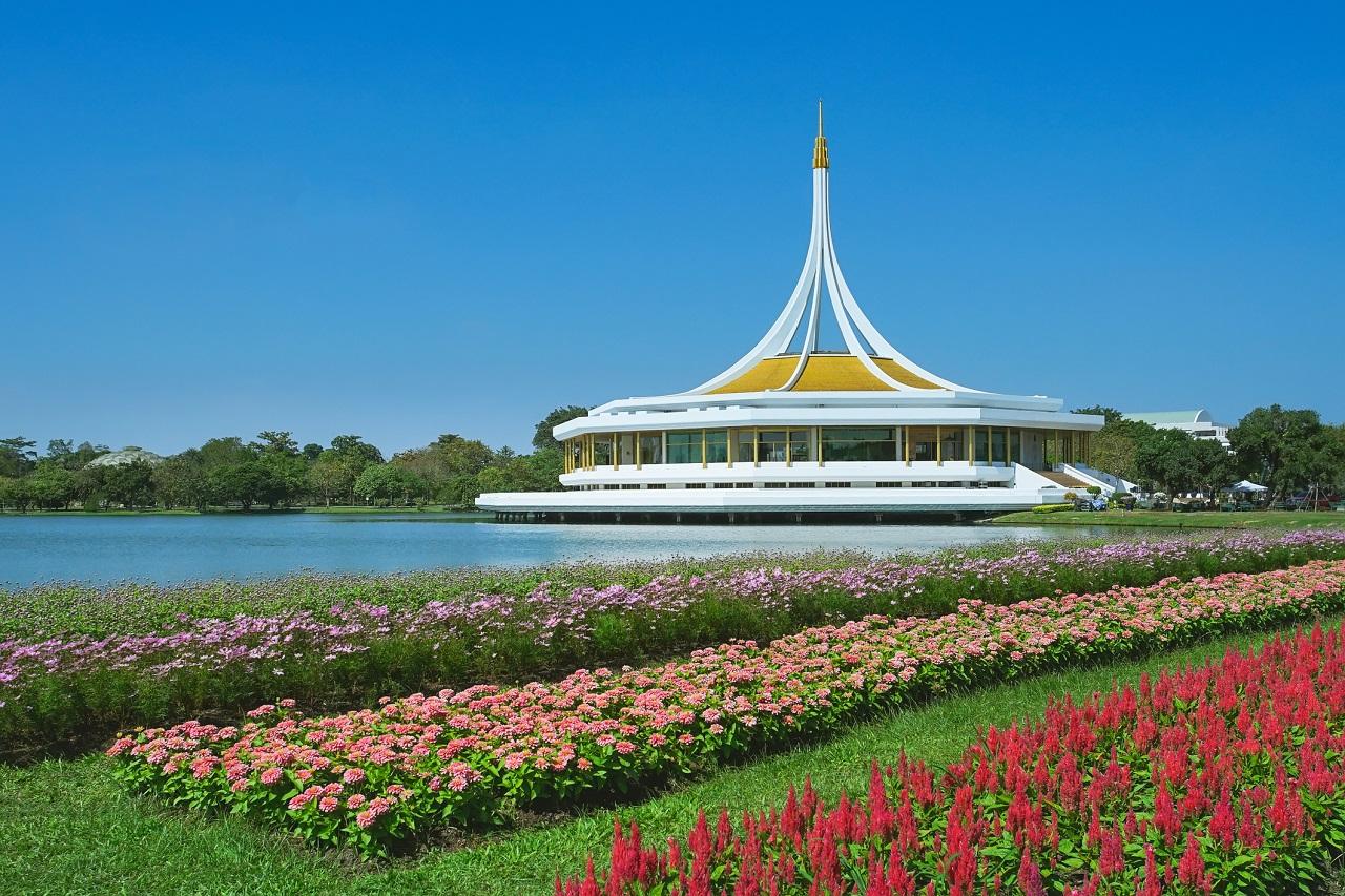 Suan Luang Rama IX Park is not far from the MRT Yellow Line, Suan Luang Rama 9 Station, Exit 2.