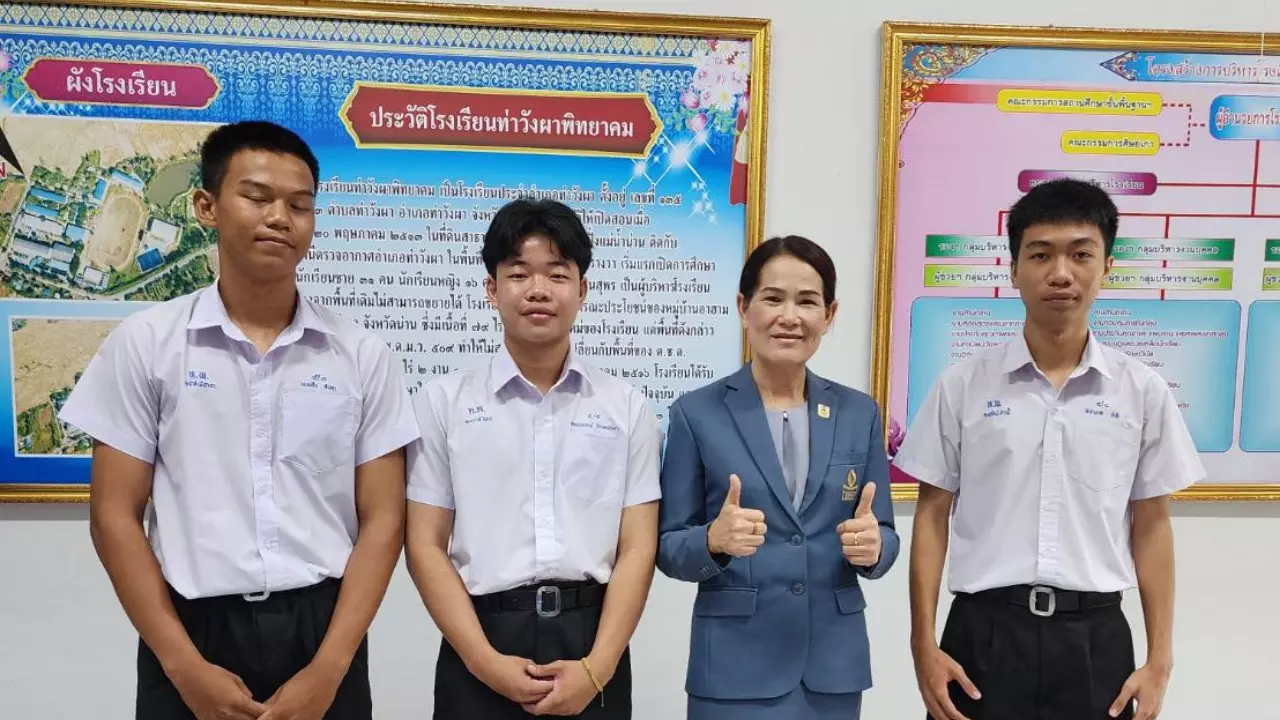 โซเชียลชื่นชม 3 นักเรียนฮีโร่ ปั๊มหัวใจช่วยชีวิต "คุณลุง" ที่ล้มหมดสติ