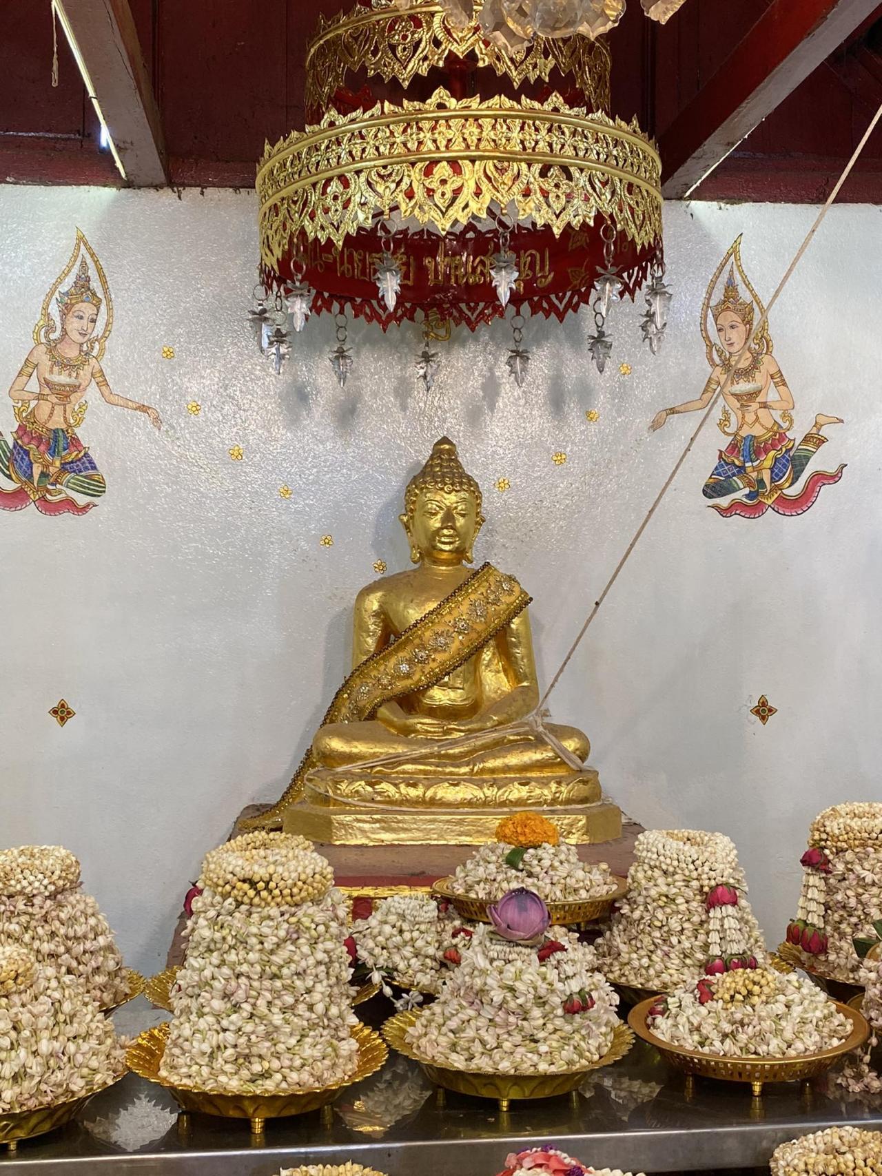 坦杰神父 (Wat Phra That Doi Kham) 诞辰 510 周年，游客飞往清迈祈求幸运数字