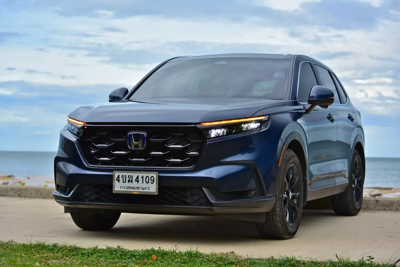 17 กิโลลิตร กับเบาะดูดวิญญาณ ทดสอบ HONDA CR-V ES e:HEV 2WD 5 ที่นั่ง