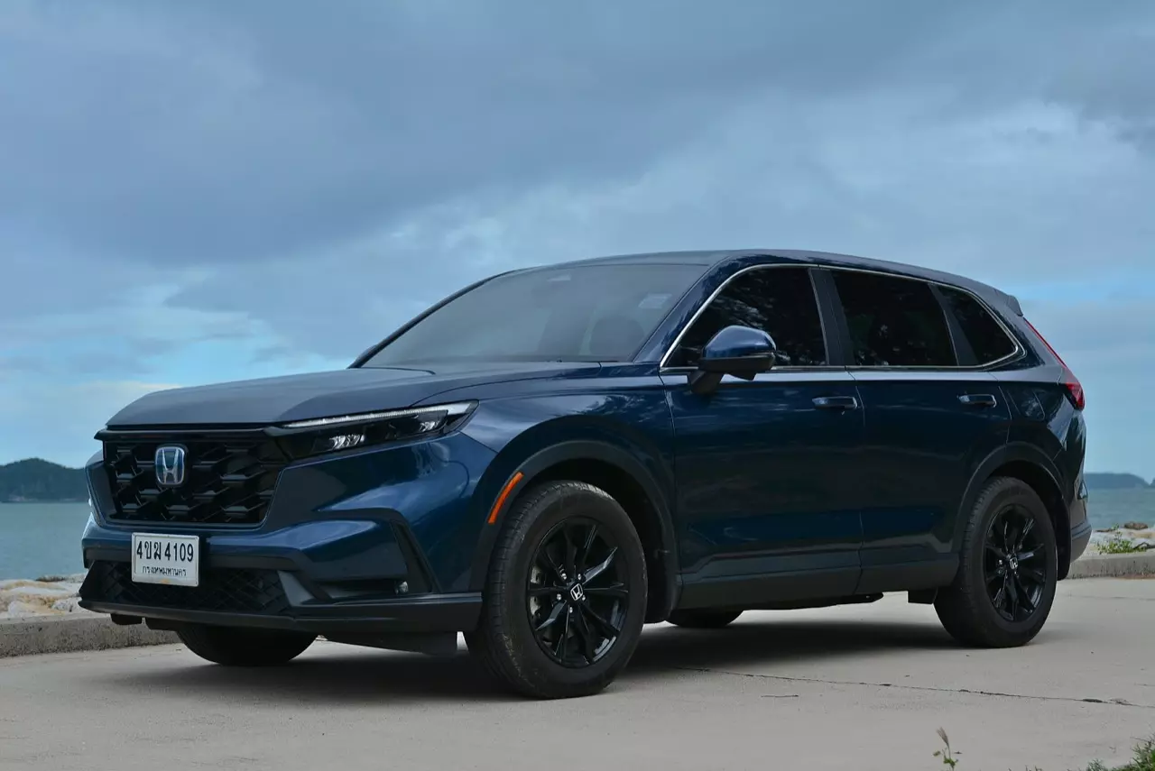 17 กิโลลิตร กับเบาะดูดวิญญาณ ทดสอบ HONDA CR-V ES e:HEV 2WD 5 ที่นั่ง