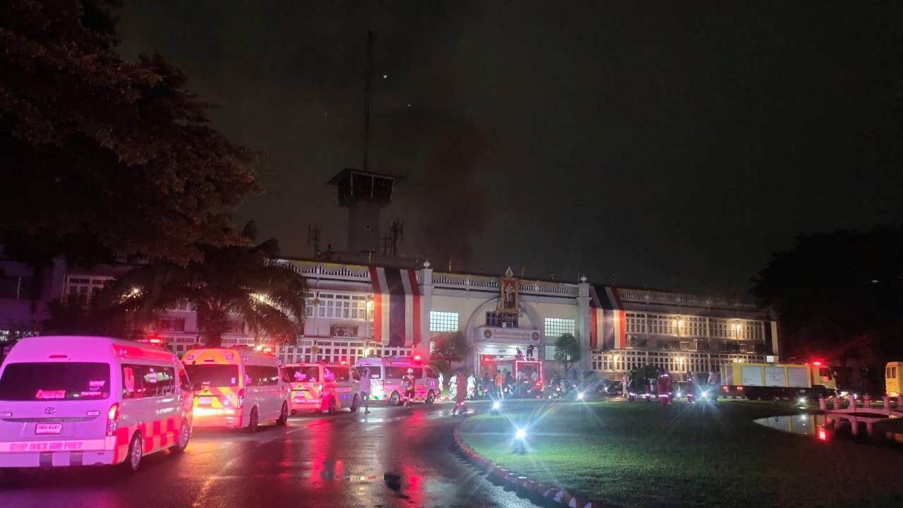 泰国空普莱姆监狱发生火灾，3栋建筑被毁，火势无法得到全面控制