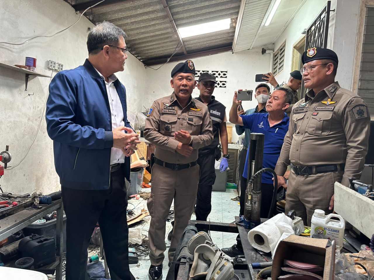 泰国一家非法“空包枪”生产工厂被拆除