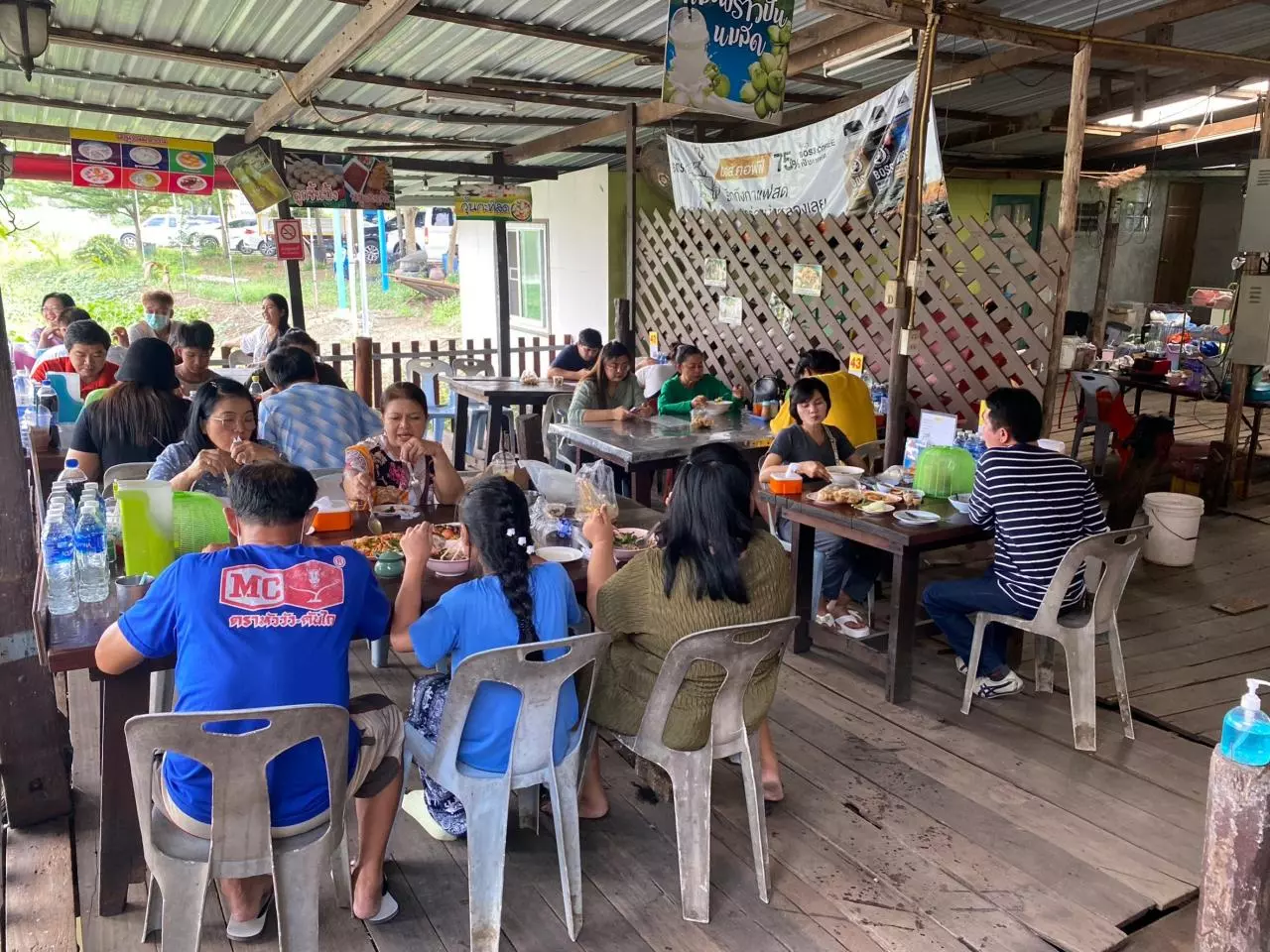แฟนคลับแห่ลองกินก๋วยเตี๋ยวเรือเจ้าดัง หลังออกรายการสรยุทธฯ ทำให้ "แบมแบม" ลองทาน