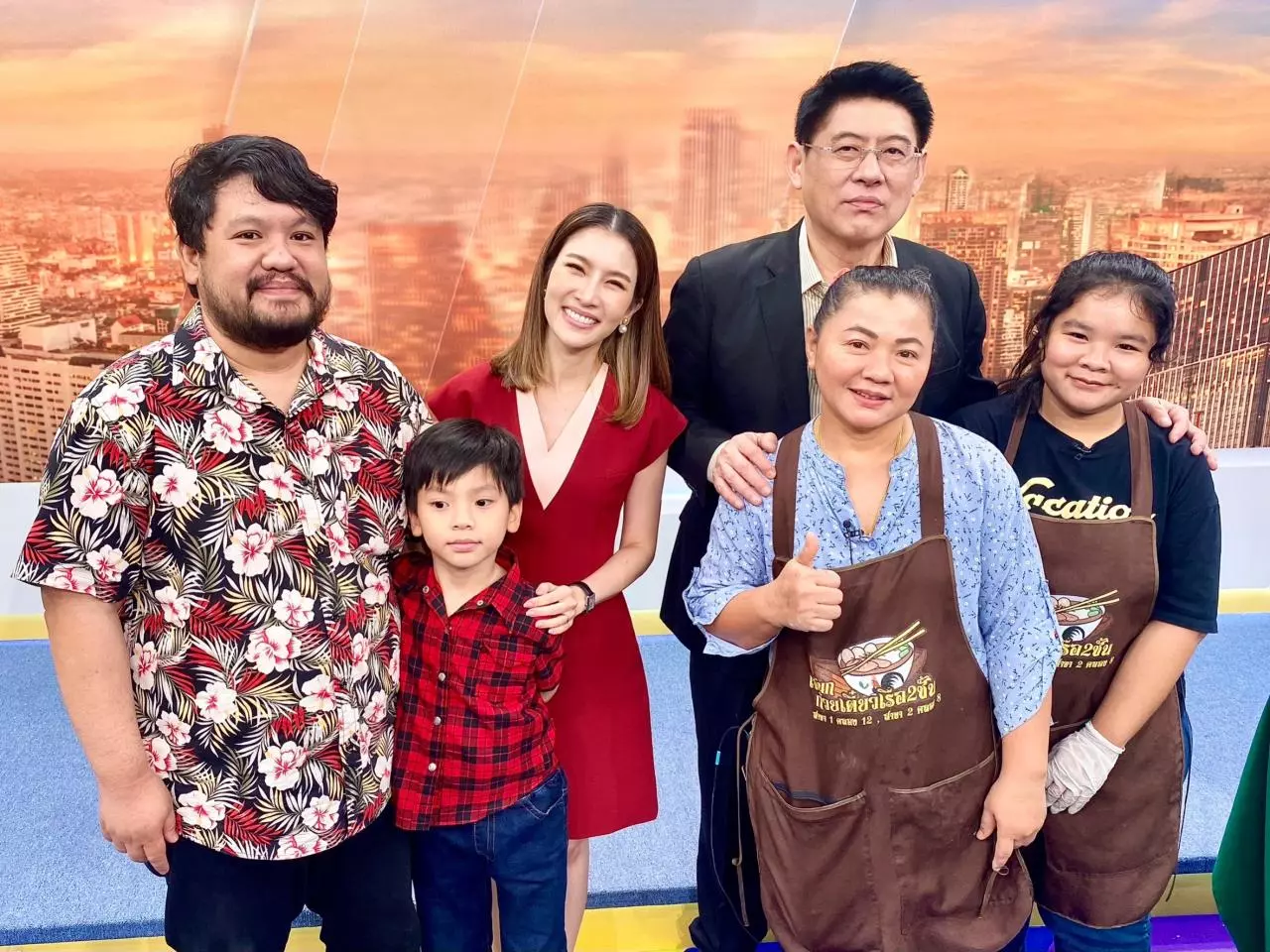 แฟนคลับแห่ลองกินก๋วยเตี๋ยวเรือเจ้าดัง หลังออกรายการสรยุทธฯ ทำให้ "แบมแบม" ลองทาน