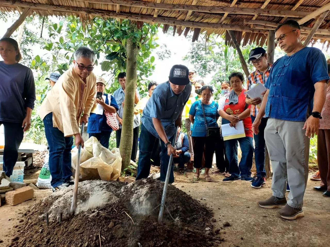 7 สูตรน้ำหมัก “เกษตรดีเด่น ปี 66” แค่ขายปุ๋ยรายได้เดือนละแสน