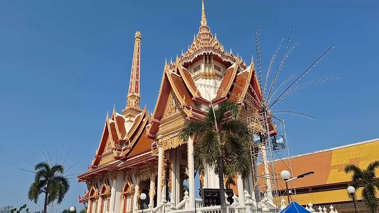 ขนหัวลุก ภาพถ่ายติดวิญญาณ ในงานวัดใหญ่ สัปเหร่อเชื่อเป็นอดีตเจ้าอาวาส