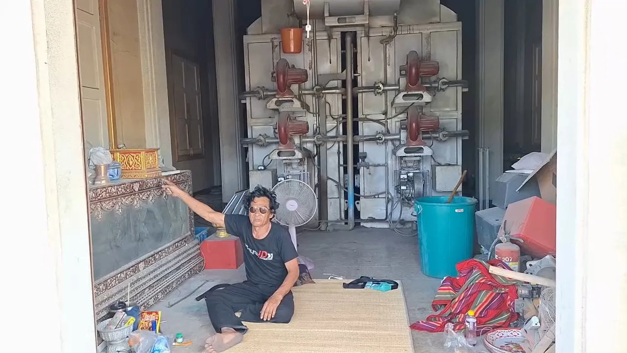 ขนหัวลุก ภาพถ่ายติดวิญญาณ ในงานวัดใหญ่ สัปเหร่อเชื่อเป็นอดีตเจ้าอาวาส