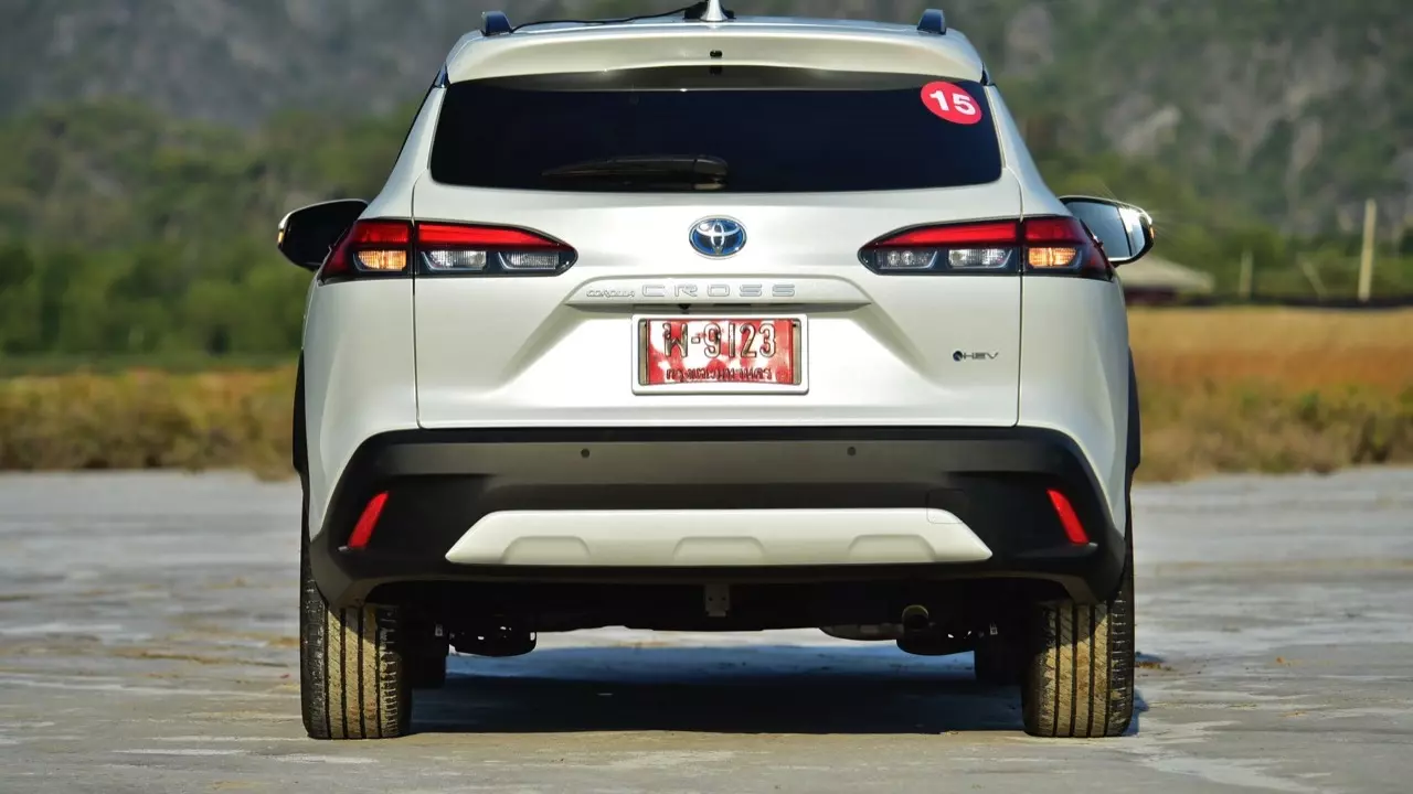 หน้าไม่บึ้ง ตัวตึงสายประหยัด ลองขับ TOYOTA COROLLA CROSS รุ่นปรับโฉม 2024 ของดีที่รอคอย