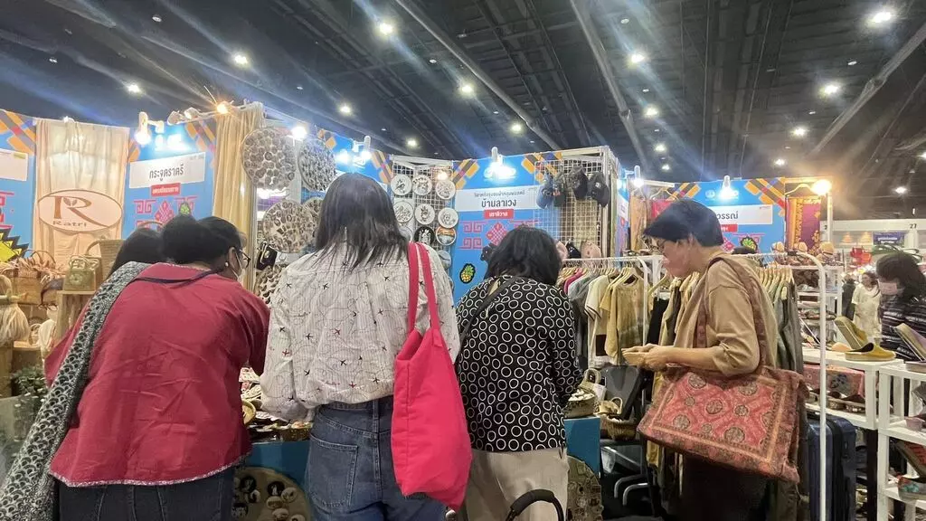 'Lava Laweng' หัตถศิลป์เลียนธรรมชาติ ของดีพลังหญิงเมืองนราธิวาส