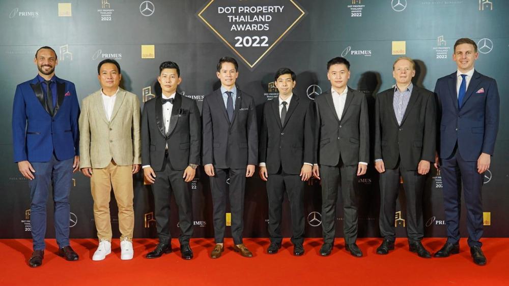 เก่งมาก เจมส์ คลาสเซน จัดงาน “Dot Property Thailand Awards 2022” มอบรางวัลให้ 30 บริษัทมีส่วนช่วยสนับสนุนการฟื้นตัวตลาดอสังหาริมทรัพย์ โดยมี กรณ์ ณรงค์เดช, วสวัฒน์ วัฒนะอุดมกิจ และ จตุพล เจนวัฒนาเวช มาร่วมรับรางวัลด้วย ที่โรงแรมพาร์ค ไฮแอท วันก่อน.