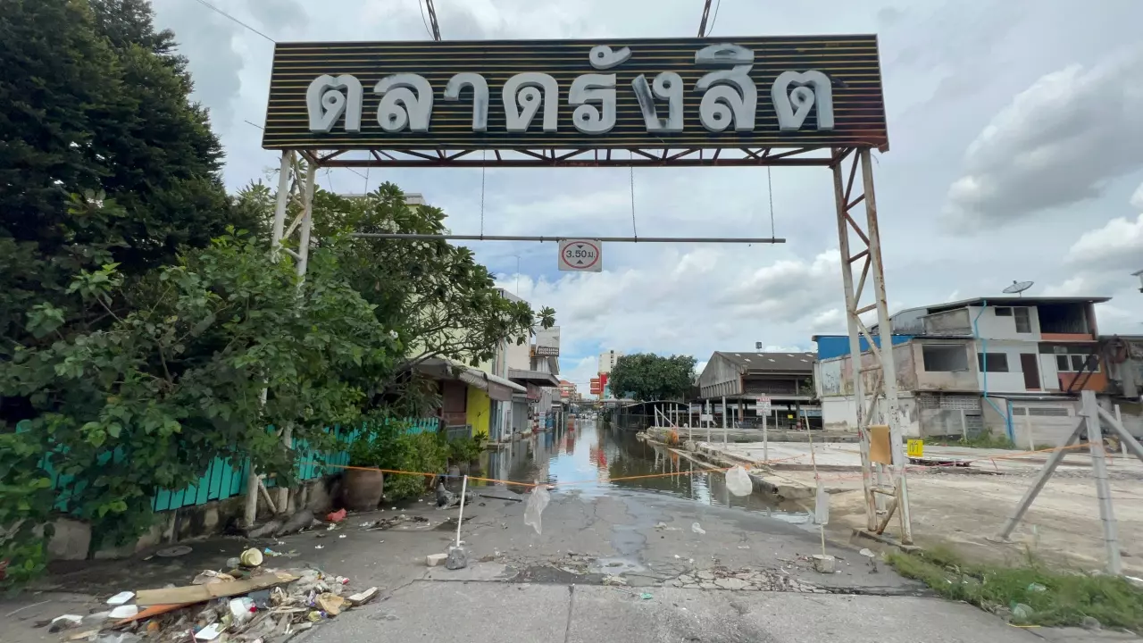 กรมชลฯ เด้ง ผอ.รังสิตใต้ เซ่นเครื่องสูบน้ำเจ๊ง ทำเทศบาลนครรังสิต น้ำท่วม
