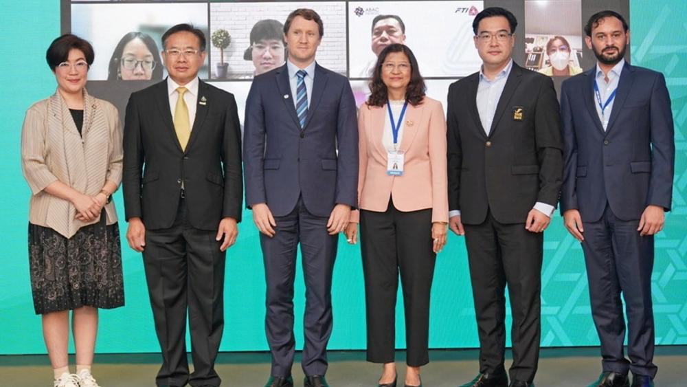 SME2022 - ดร.วิมลกานต์ โกสุมาศ เปิดการประชุม APEC SME 2022 ในหัวข้อเรื่อง “การเร่งการพัฒนาด้านเศรษฐกิจองค์รวมสำหรับวิสาหกิจ MSMEs” โดยมี ดร.เจนกฤษณ์ คณาธารณา,ดร.วิกรม อาฮาจา และ ชาบิบ ริซวี มาร่วมประชุมด้วย ที่โรงแรมทราย ลากูน่า ภูเก็ต วันก่อน.