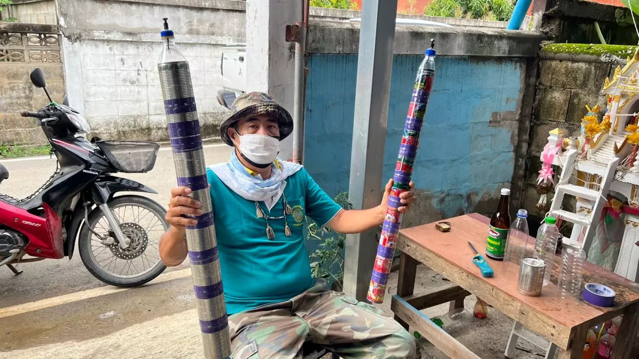 หนุ่มแพร่ประดิษฐ์อุปกรณ์ไล่นก ดีไม่แพ้ประทัด แต่ไม่เสี่ยงระเบิดใส่มือ
