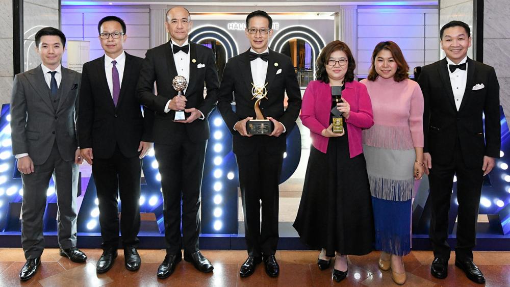 สุดยอด - สาระ ล่ำซำ ซีอีโอ บ.เมืองไทยประกันชีวิต คว้าสุดยอดรางวัล “Master Entrepreneur Category” พร้อม 2 รางวัลใหญ่แห่งปี จาก APEA Thailand 2022 โดยมี ทำนุ อมาตยกุล และ จิตต์เกษม สุรธรรมานันท์ มาร่วมงานด้วย ที่แบงค็อก แมริออท มาร์คีส์ ควีนส์ปาร์ค วันก่อน.