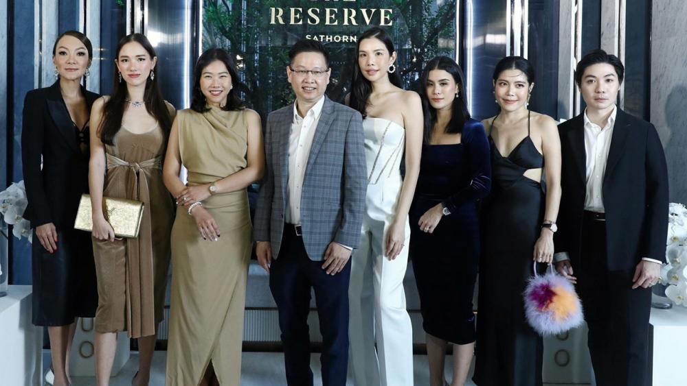 หรูหรา ภัคริน ทัตติพงศ์ จัดเปิดชมห้องตัวอย่าง “โครงการ The Reserve สาทร” คอนโดมิเนียมระดับซุปเปอร์ลักชัวรี ได้ก่อสร้างแล้วเสร็จสมบูรณ์พร้อมเข้าอยู่ 134 ครอบครัว โดยมี ปัทมา ปิยะมณีพร, พิมดาว พานิชสมัย และ ปฏิญญา เกี่ยวข้อง มาร่วมชมด้วย ที่ The Reserve สาทร วันก่อน.