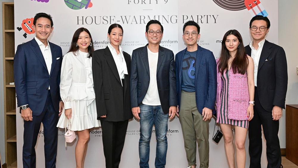 ตกแต่งบ้าน กิติพัฒก์ เนื่องจำนงค์ เปิดตัว “Modernform Forty 9” รวบรวมงานดีไซน์การตกแต่งบ้าน โดยมี สิตามนินท์ สุสมาวัตนะกุล, ณัฐพงศ์ คุณากรวงศ์, กมลสุทธิ์-อุษณา ทัพพะรังสี และ นิษฐา-ธราภุช คูหาเปรมกิจ มาร่วมงานด้วย ที่โมเดอร์นฟอร์ม โฟร์ตี้ 9 วันก่อน.