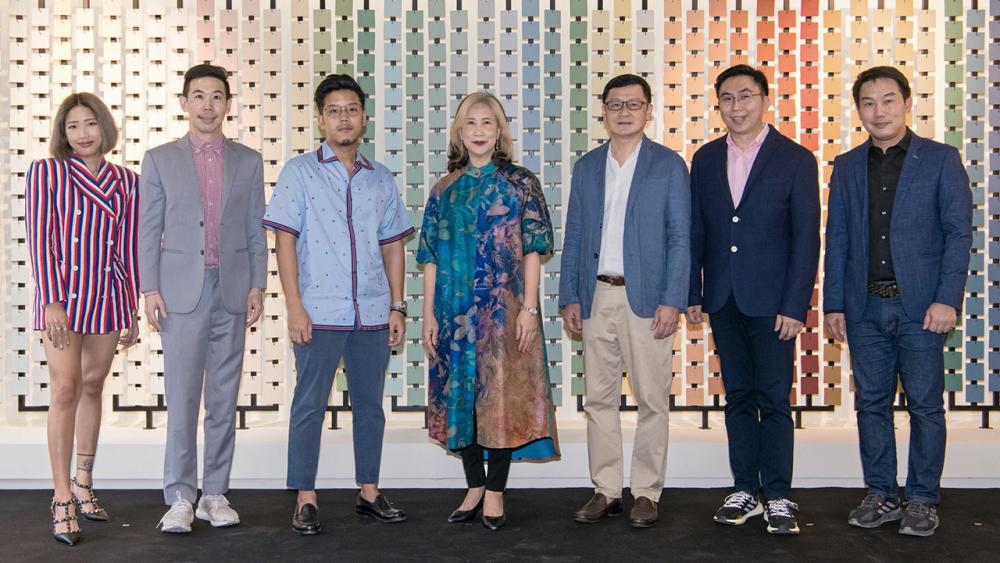 เรื่องของสี ปณัดดา อรรถสารประสิทธิ์ เปิด “SEE JORAKAY” แฟล็กชิปสโตร์ เพื่อให้ลูกค้าได้รับการบริการเรื่องงานสีที่ครบวงจร ตอบโจทย์ทุกสไตล์การตกแต่งบ้าน โดยมี พงษ์พันธุ์ ประทีปมโนวงศ์ และ ชินธร อรรถสารประสิทธิ์ มาร่วมงานด้วย ที่สีจระเข้ ย่านถนนกรุงเทพกรีฑา วันก่อน.