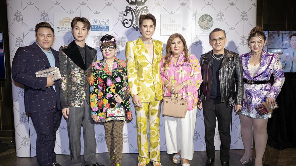 แฮปปี้เบิร์ธเดย์  -  ดร.สมศักดิ์ ชลาชล, นันทวัน แสงธรรมกิจกุล, ปวันรัตน์ บุรี, ฐณะวัฒน์ จิรรัชเศรษฐ์, ปณิธิพัทธ์ สุขสมบูรณ์ และ ปณิตา ธรรมวัฒนะ มาร่วมในงานเลี้ยงฉลองครบรอบวันเกิดของ มาร์ค ธาวิน พี เซียวตง ที่บาร์แจ๊สม่านแดง Crimson Room วันก่อน.