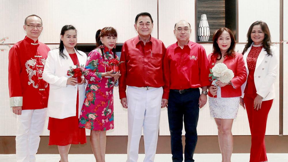 ไชโยทะลุเป้า ดร.อัศวิน อิงคะกุล จัดงานฉลองยอดขายงานวิวาห์ “All for Love 49” ทะลุเป้า 30 คู่รักภายในวันเดียว โดยมี ปริญญา หงส์เลิศลักษณ์, เทอดศักดิ์ ปวิธพาณิชย์, อ้อยทิพย์ ไหมทอง และ นาถวีณา ล้อมทรัพย์ มาร่วมงานด้วย ที่โรงแรมมิราเคิล แกรนด์ วันก่อน.